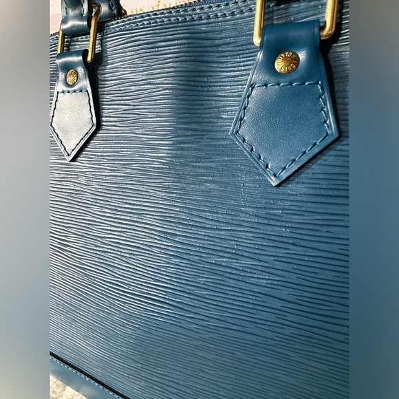 Louis Vuitton Blue Epi Leather Alma PM - Picture 2 of 16